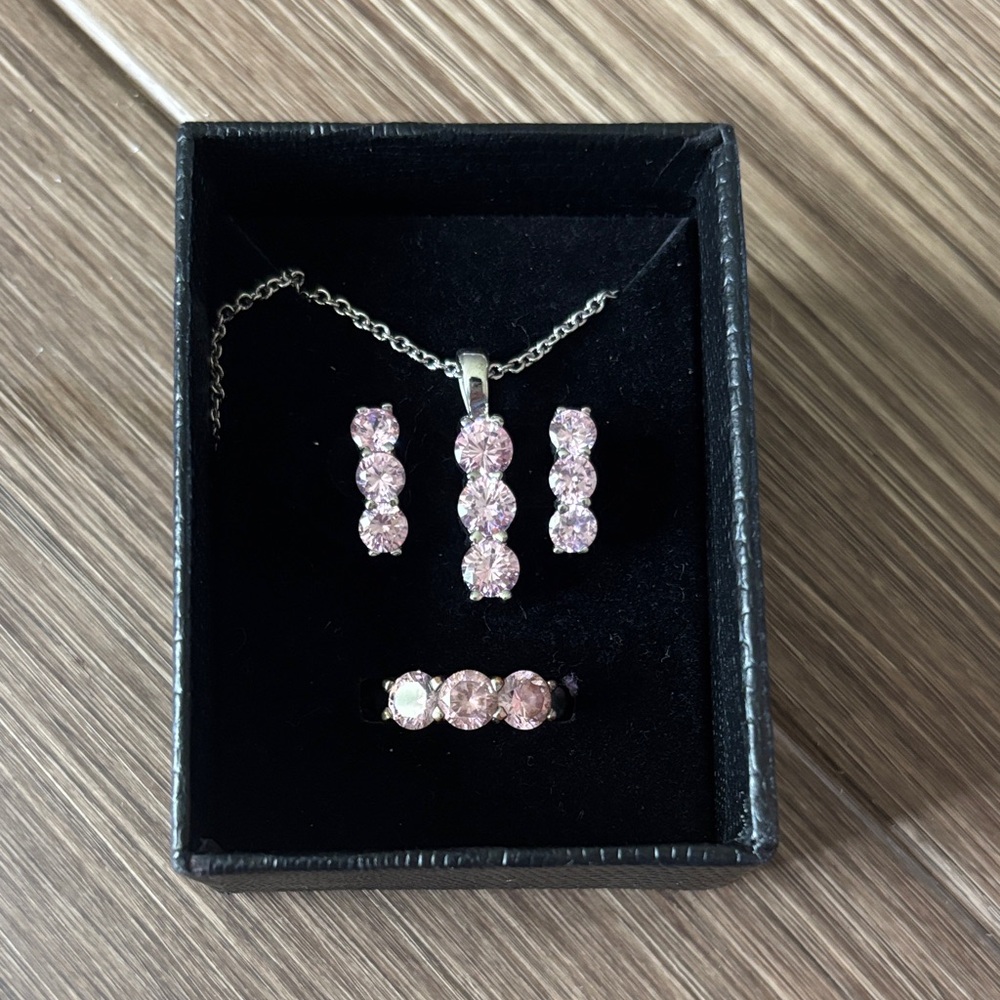 Elegant Pink Jewelry Set